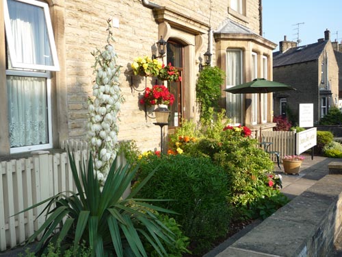 Skipton Park Guest'otel 2015 Winner of Service of Excellence from Trip Advisor